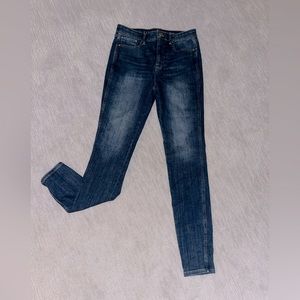 White House Black Market Extra Soft Skinny Jeans - Size 6L - LIKE NEW!